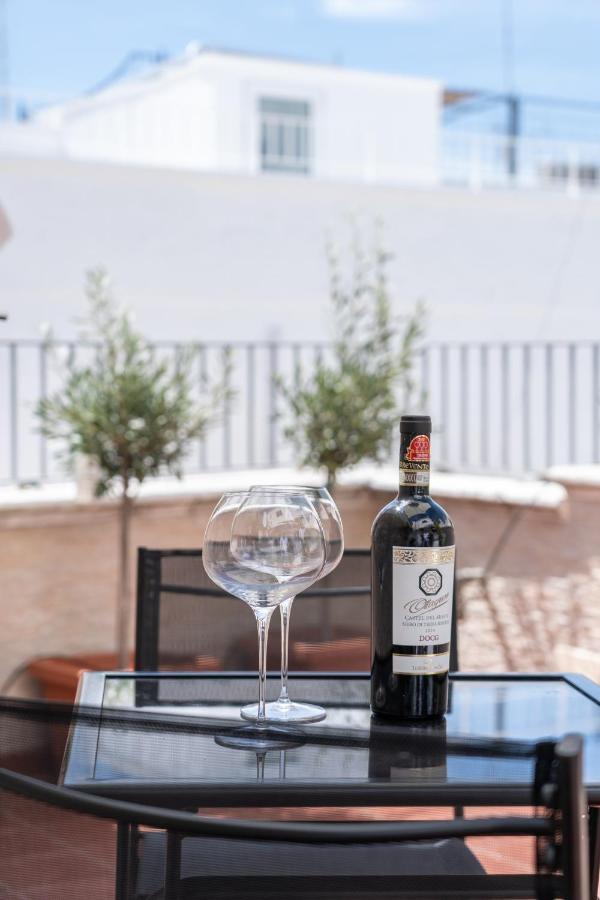 Апартаменты Wineart House, Terracielo Indipendente Nel Centro Di Монополи Экстерьер фото